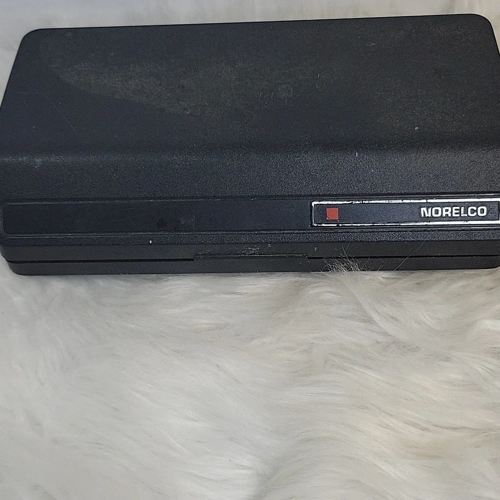 Vintage‎ Norelco Adjustable Tripleheader Electric Shaver With Case